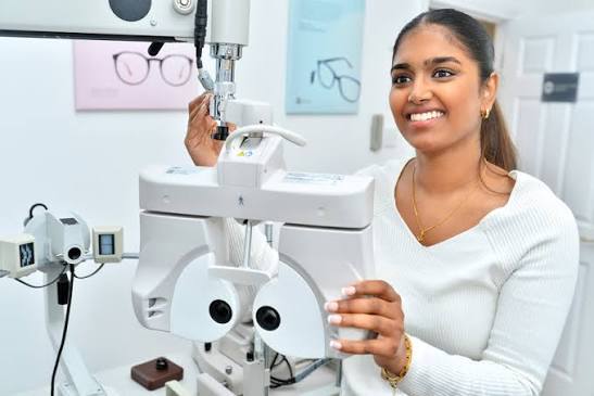 Who Is Entitled to a Free Eye Test